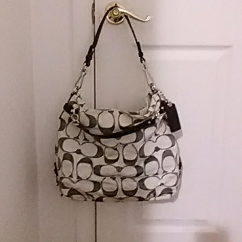 💥Coach Handbag Ottoman Signature~ PRISTINE shape* one of a kind! 🖤🤍❤️